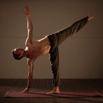 Halbmond Yoga-Positionen 2