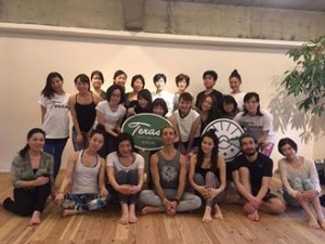 A marzo 2017 en Japón para una gira de yoga