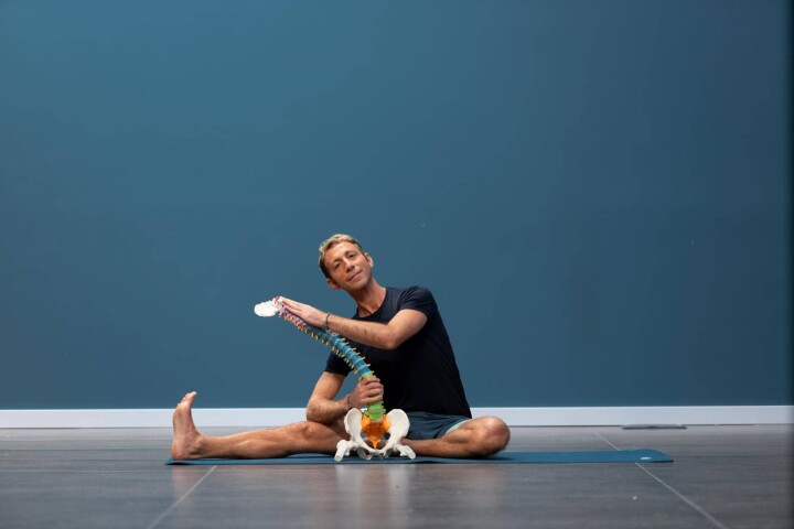 Yoga de flujo Vayus | Enzo Ventimiglia